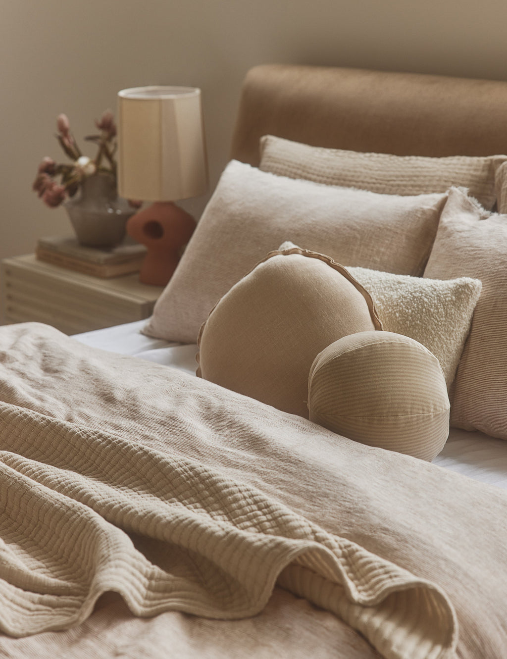 Arlo Linen Round Pillow